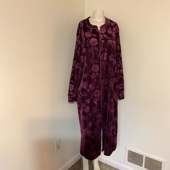 Karen Neuburger Velvet Floral Zipper Robe L NWT - Picture 1 of 5